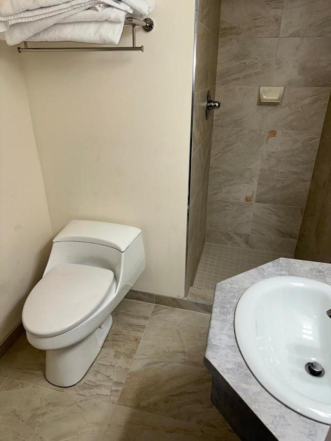 לאנגלי Clydesdale Inn מראה חיצוני תמונה