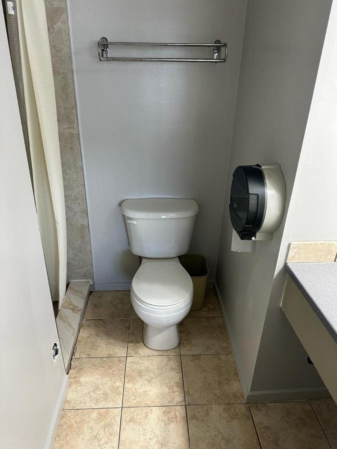 לאנגלי Clydesdale Inn מראה חיצוני תמונה